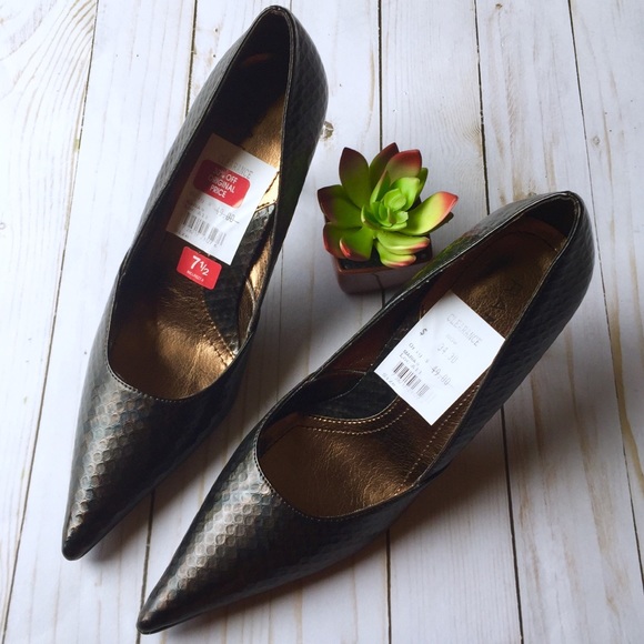 Rampage Shoes - 💕NWT Rampage high heels. Size 7.5💕